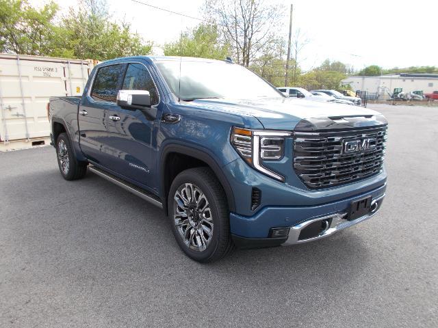2025 GMC Sierra 1500 Vehicle Photo in LOWELL, MA 01852-4336