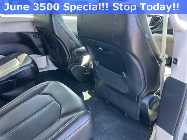2023 Chrysler Pacifica Vehicle Photo in GREEN BAY, WI 54304-5303