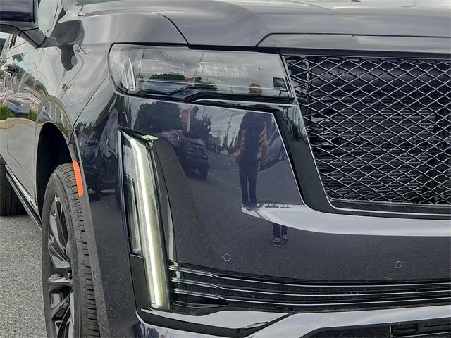 2024 Cadillac Escalade ESV Vehicle Photo in ALLENTOWN, PA 18103-7399