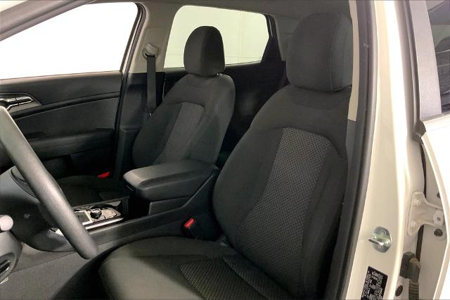 2024 Kia Sportage Vehicle Photo in Lees Summit, MO 64086
