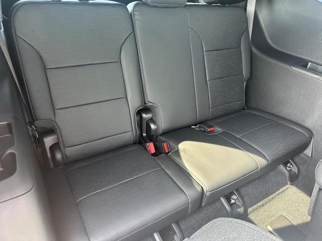 2025 Buick Enclave Vehicle Photo in COLUMBIA, MO 65203-3903