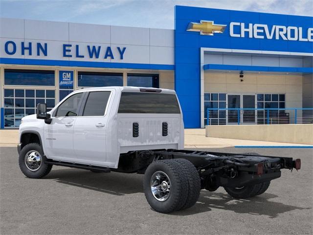 2025 Chevrolet Silverado 3500 HD CC Vehicle Photo in ENGLEWOOD, CO 80113-6708