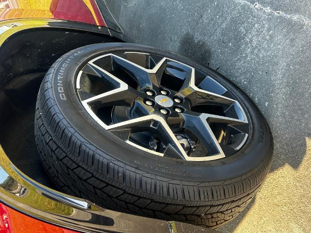 View vehicle photo 5