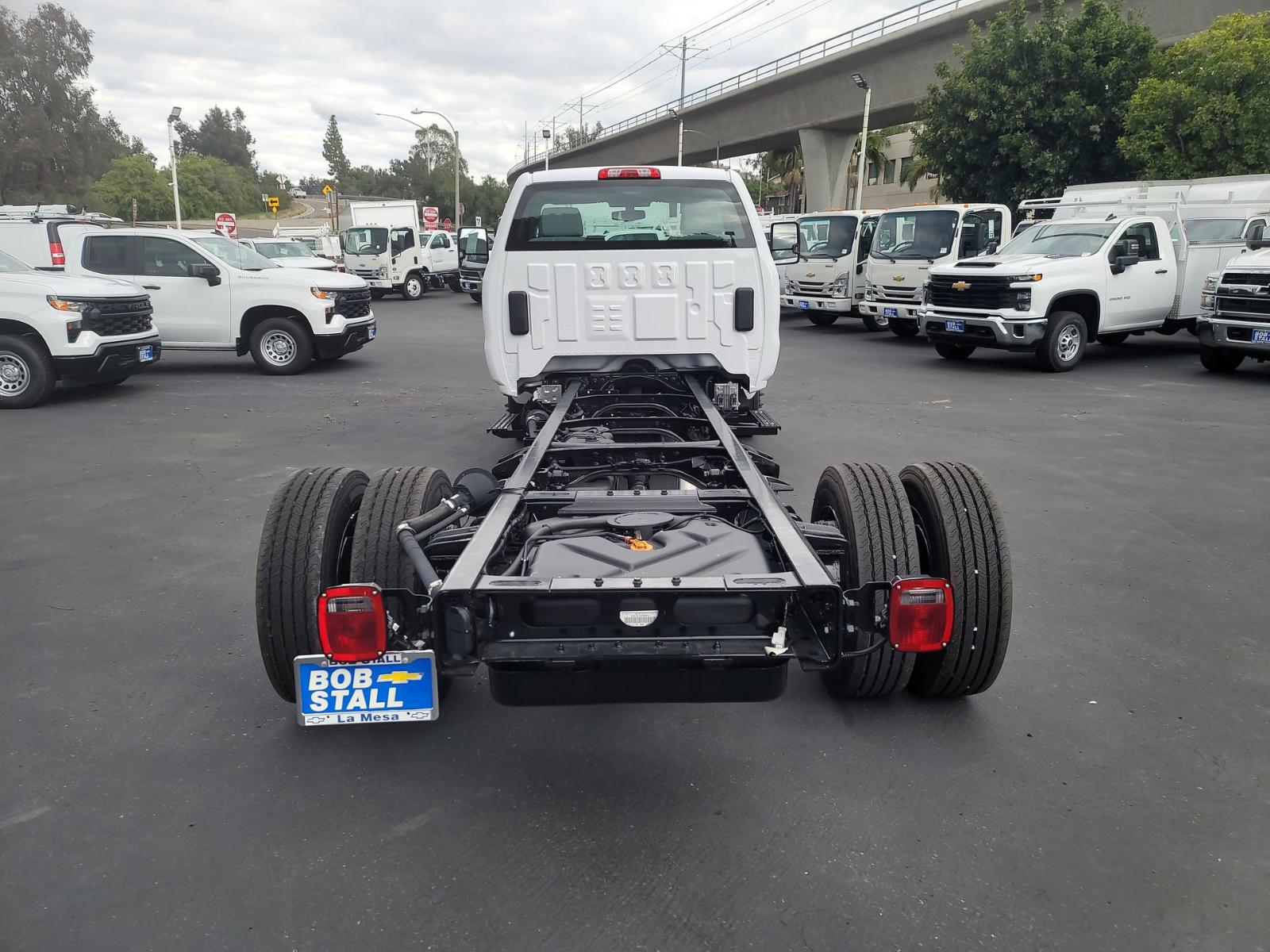 2023 Chevrolet Silverado Chassis Cab Vehicle Photo in LA MESA, CA 91942-8211