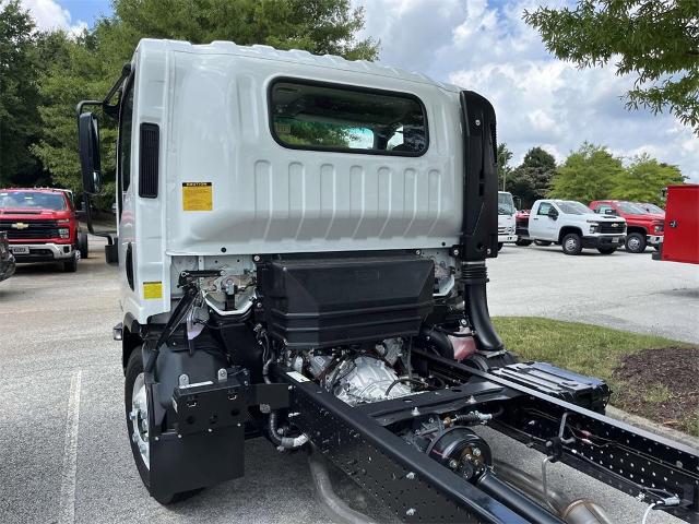 2025 Chevrolet Low Cab Forward 5500 HG Vehicle Photo in ALCOA, TN 37701-3235