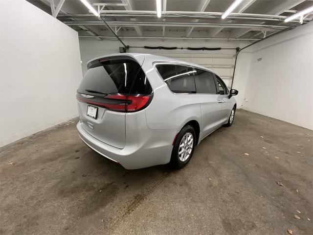 2023 Chrysler Pacifica Vehicle Photo in PORTLAND, OR 97225-3518