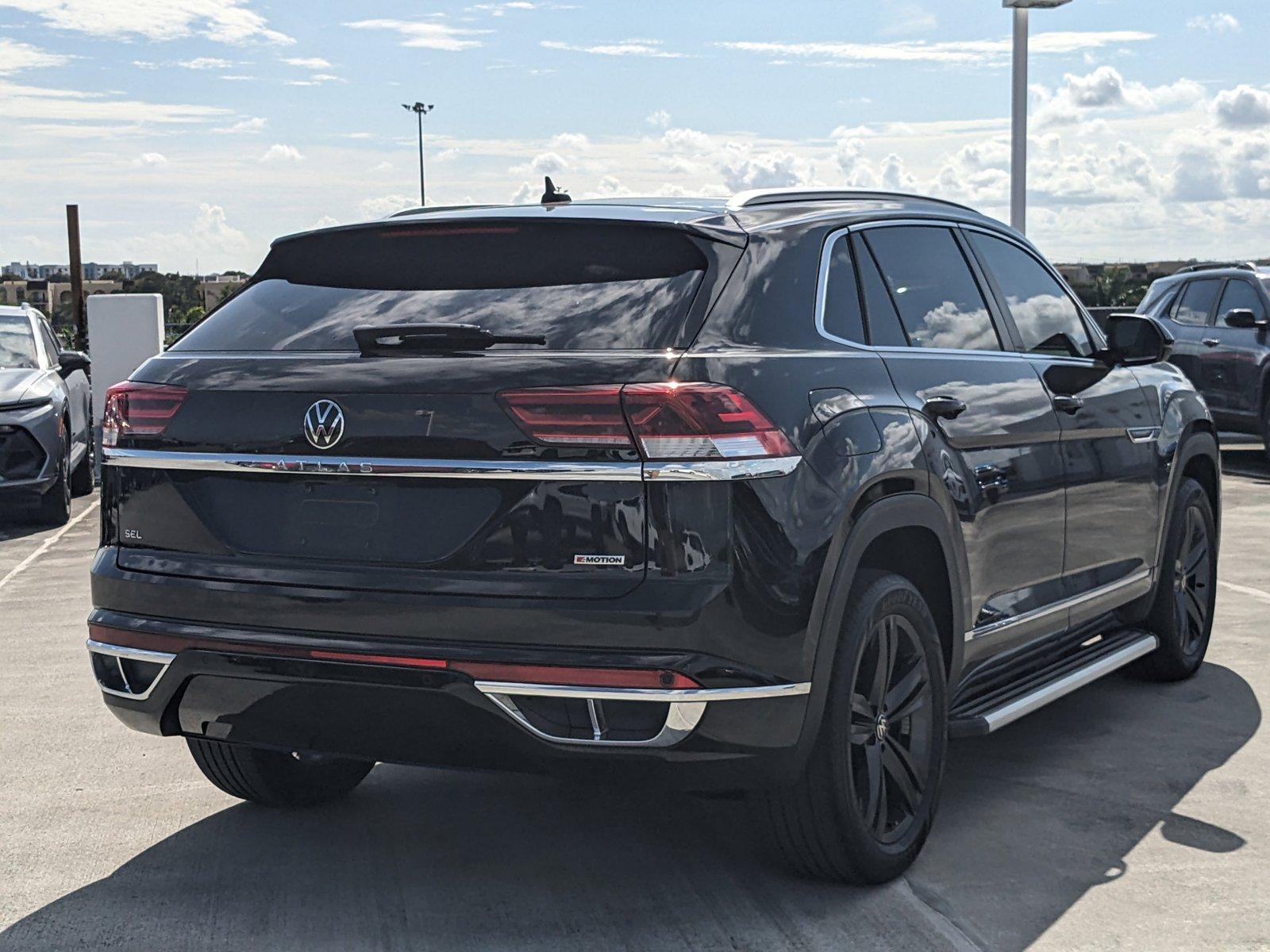 2022 Volkswagen Atlas Cross Sport Vehicle Photo in MIAMI, FL 33172-3015