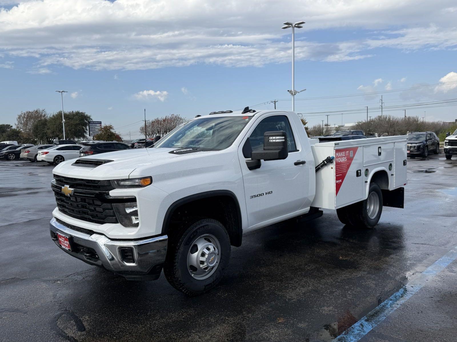2025 Chevrolet Silverado 3500 HD Chassis Cab Vehicle Photo in GEORGETOWN, TX 78626-7508