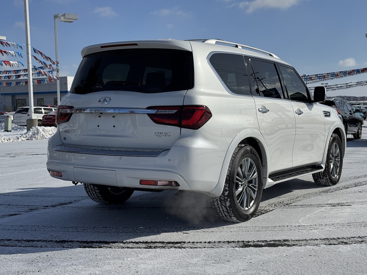 2022 INFINITI QX80 Vehicle Photo in BOONVILLE, IN 47601-9633