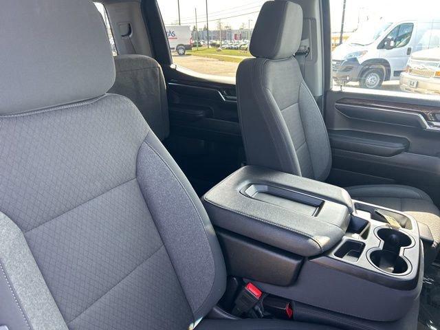 2024 GMC Sierra 1500 Vehicle Photo in MEDINA, OH 44256-9631