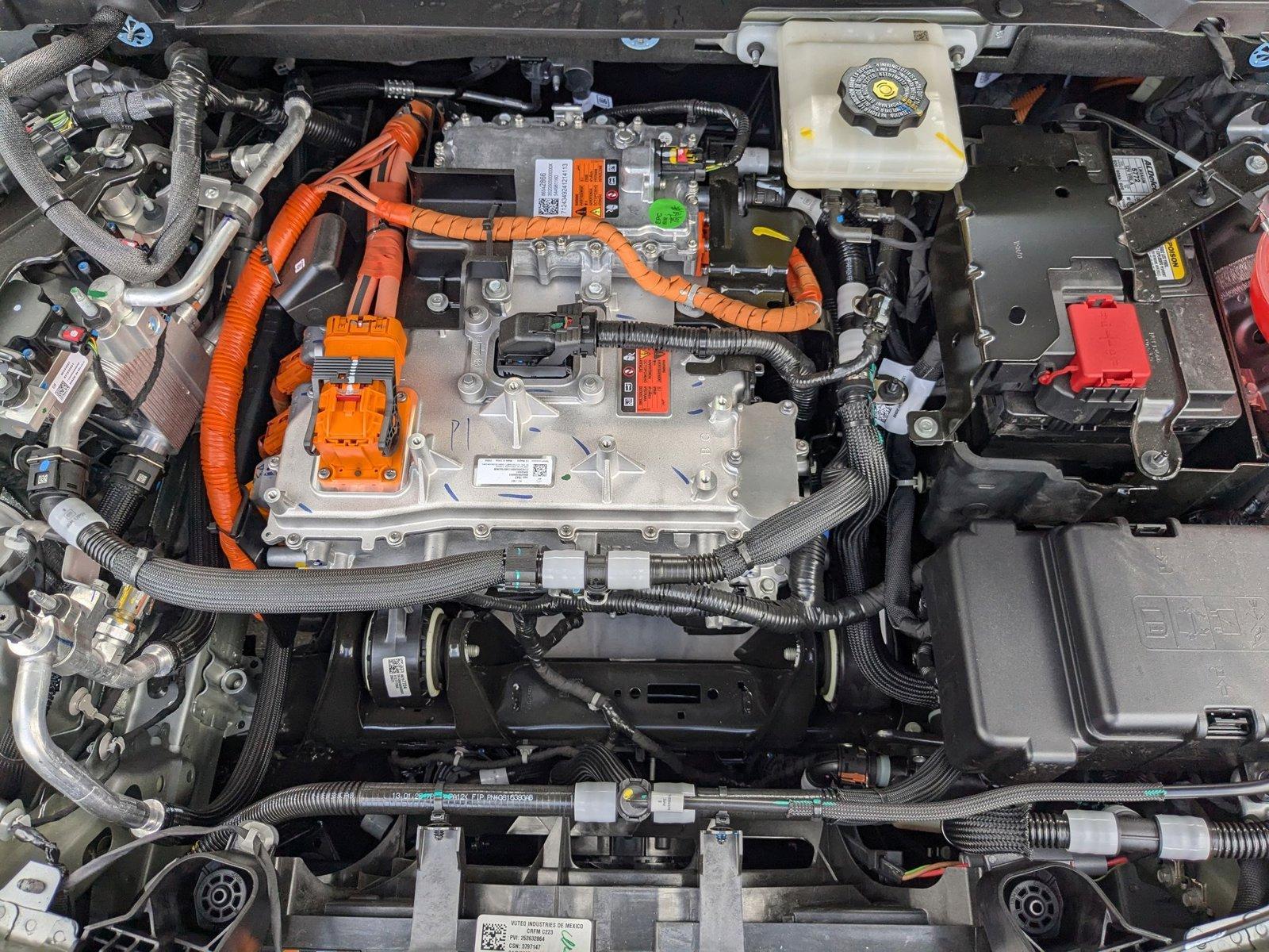 2025 Chevrolet Equinox EV Vehicle Photo in VALENCIA, CA 91355-1705