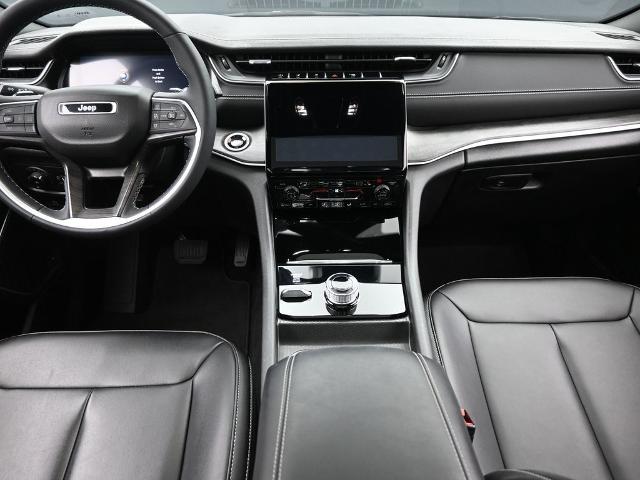 2024 Jeep Grand Cherokee Vehicle Photo in Cedar Rapids, IA 52402