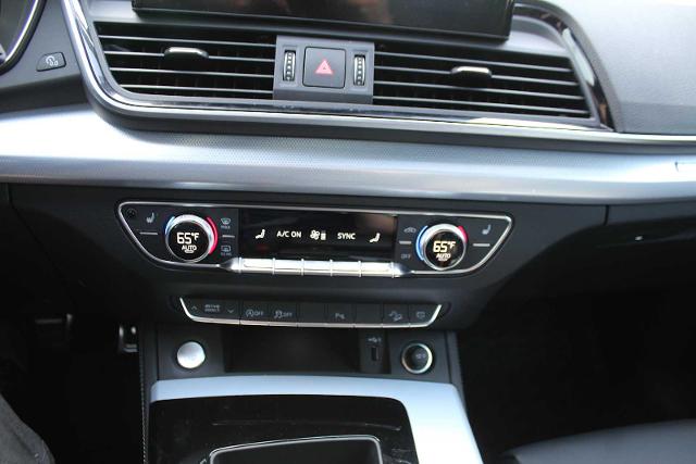 2024 Audi Q5 Vehicle Photo in HOUSTON, TX 77090