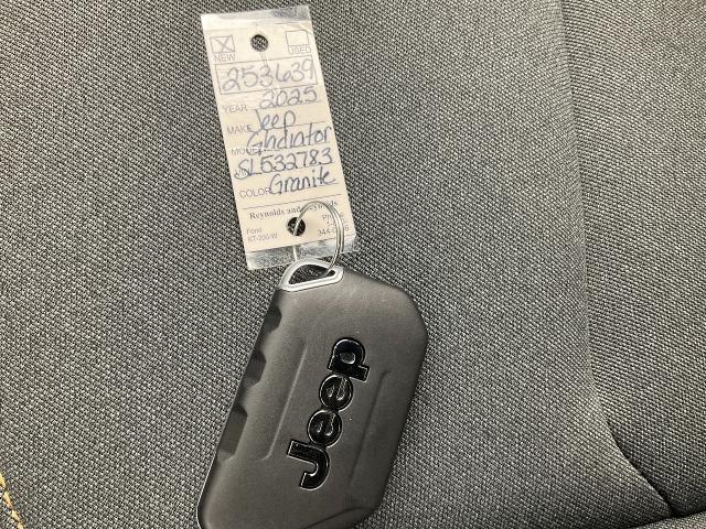 2025 Jeep Gladiator Vehicle Photo in Kaukauna, WI 54130