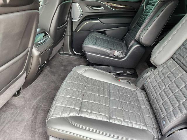 2024 Cadillac Escalade Vehicle Photo in DENTON, TX 76210-9321