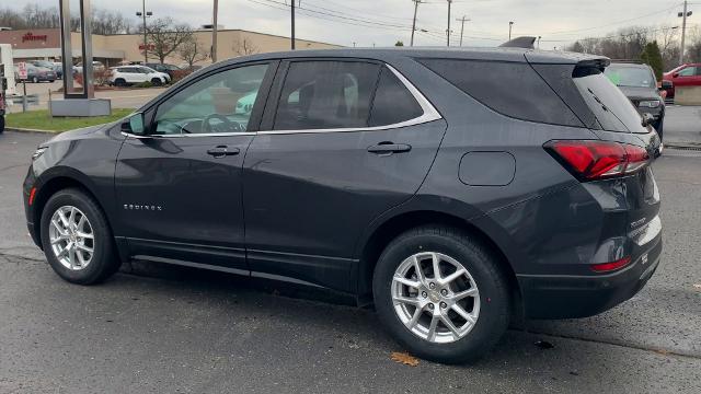 2022 Chevrolet Equinox Vehicle Photo in MOON TOWNSHIP, PA 15108-2571