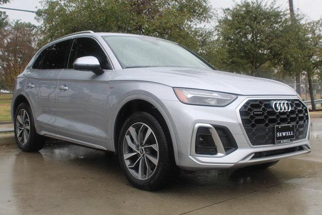 2022 Audi Q5 Vehicle Photo in HOUSTON, TX 77090