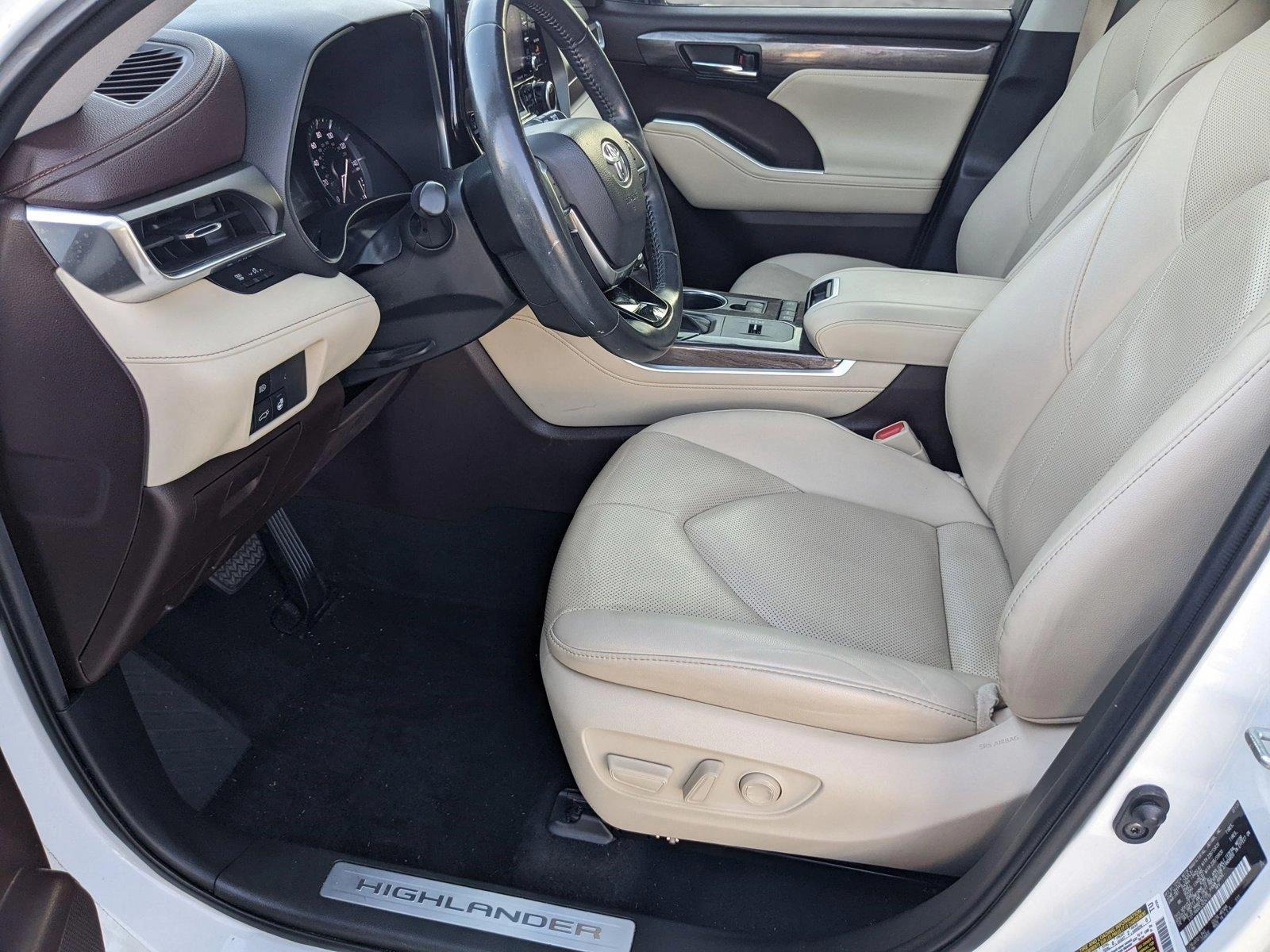 2020 Toyota Highlander Vehicle Photo in Davie, FL 33331