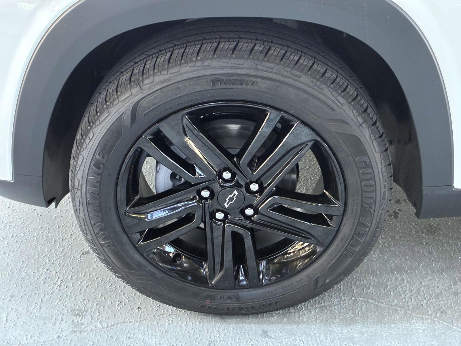 2025 Chevrolet Trax Vehicle Photo in LOS ANGELES, CA 90007-3794