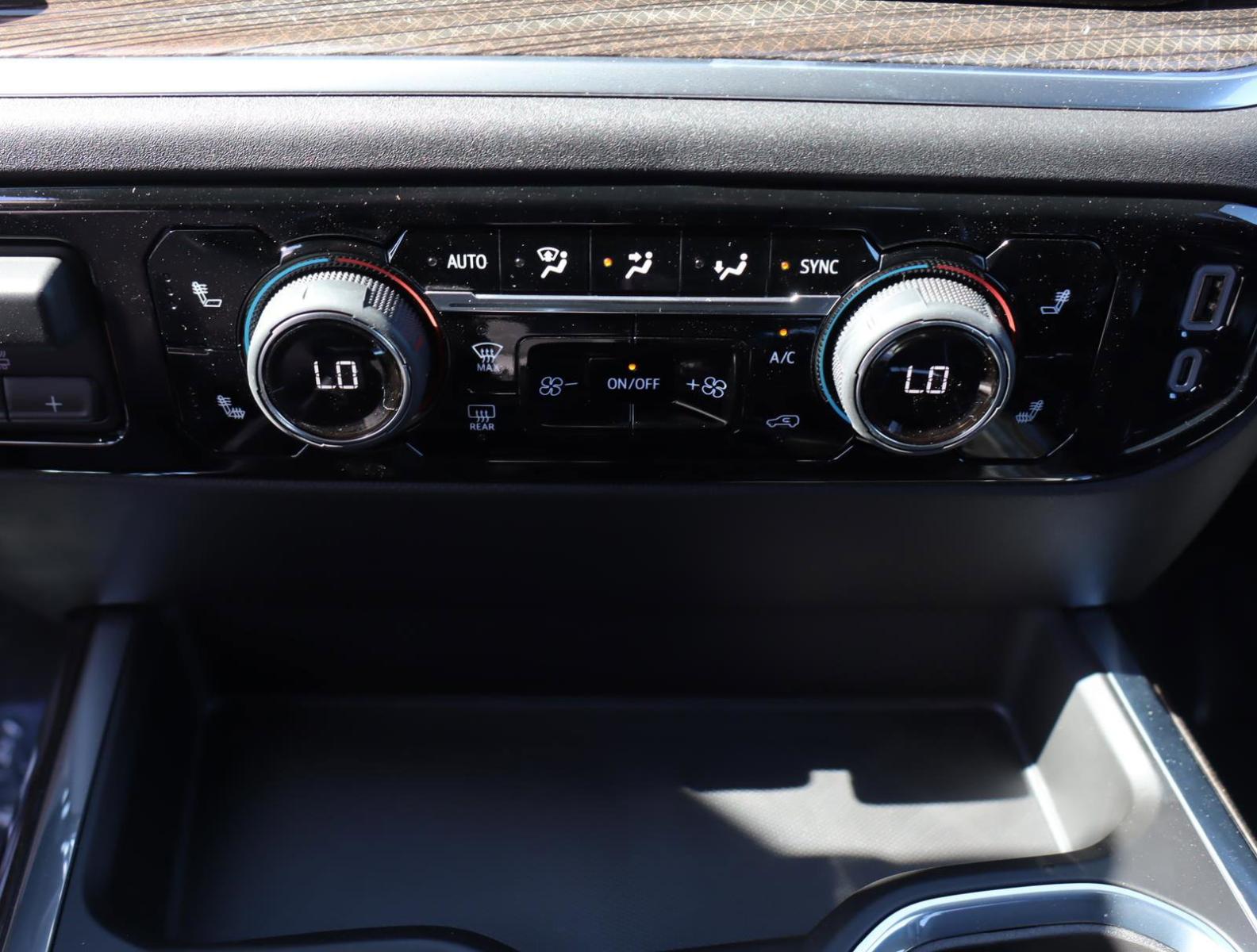 2025 Chevrolet Silverado 1500 Vehicle Photo in LOS ANGELES, CA 90007-3794