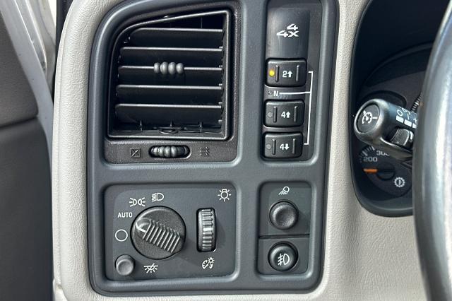 2004 GMC Sierra 2500 HD Vehicle Photo in SPOKANE, WA 99202-2191