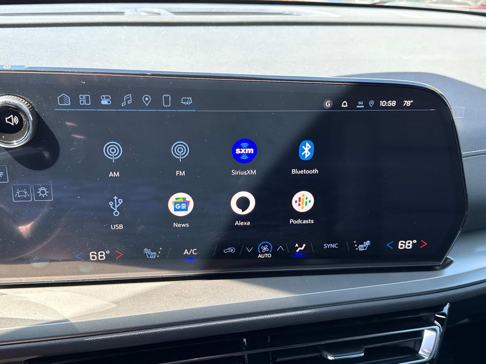 2025 Chevrolet Traverse Vehicle Photo in LOS ANGELES, CA 90007-3794