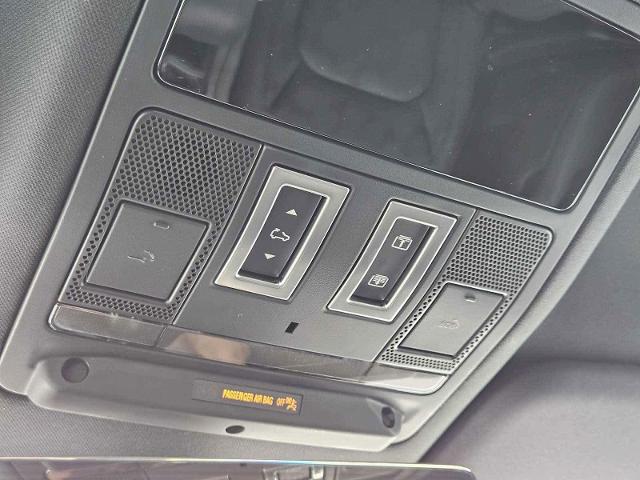 2025 Defender Vehicle Photo in AUSTIN, TX 78717