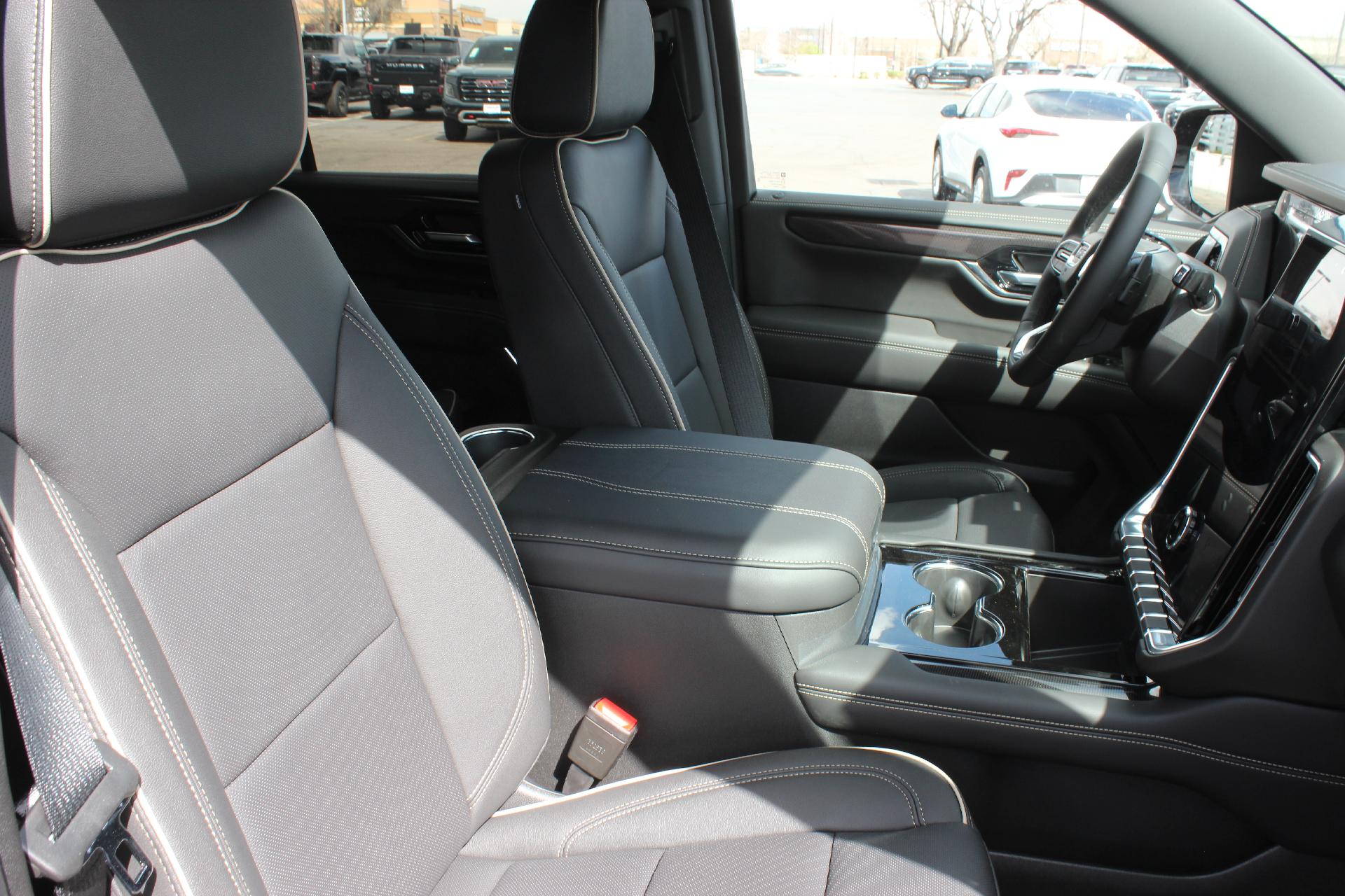 2025 GMC Yukon Vehicle Photo in AURORA, CO 80012-4011