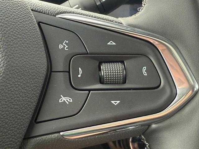 2025 Chevrolet Trax Vehicle Photo in COLUMBIA, MO 65203-3903