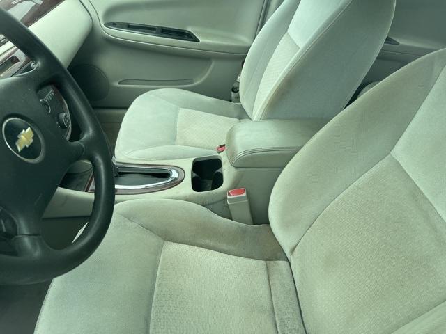 2009 Chevrolet Impala Vehicle Photo in GREEN BAY, WI 54304-5303