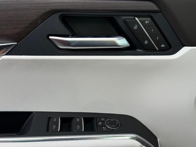 2025 GMC Acadia Vehicle Photo in COLUMBIA, MO 65203-3903
