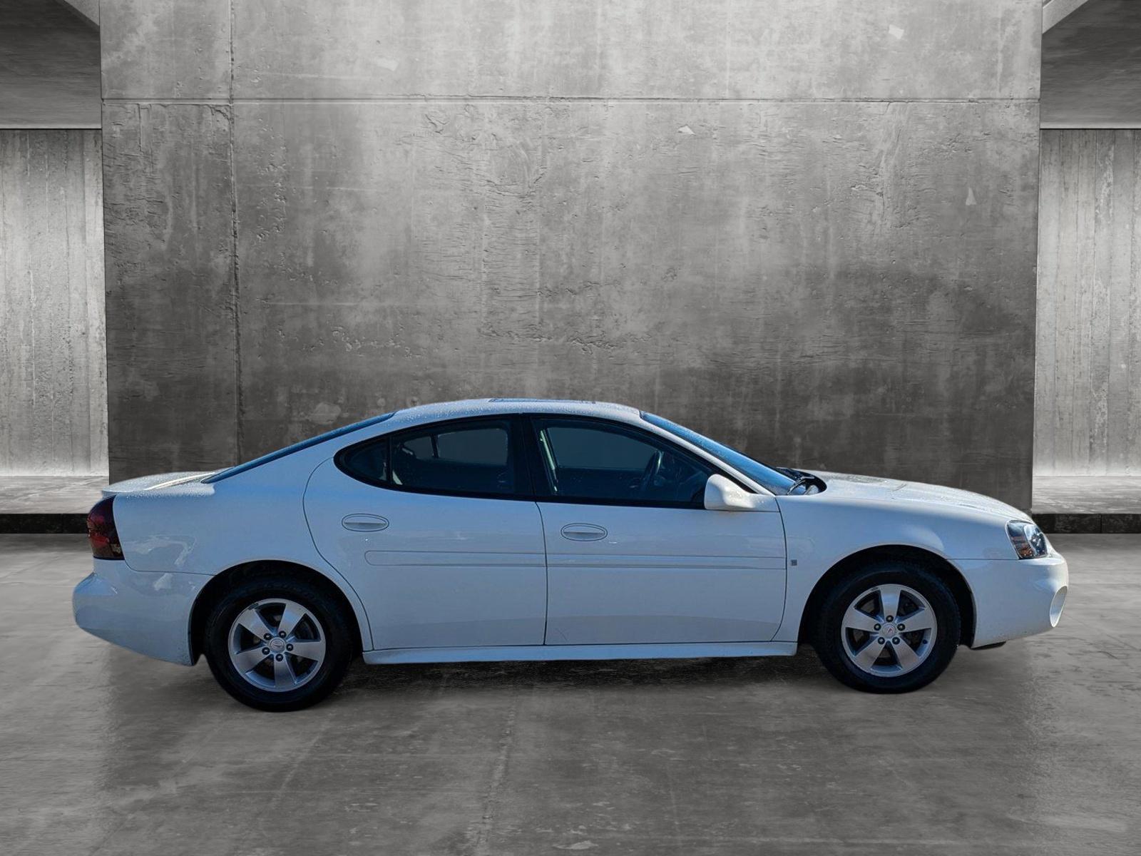 2008 Pontiac Grand Prix Vehicle Photo in Spokane Valley, WA 99212