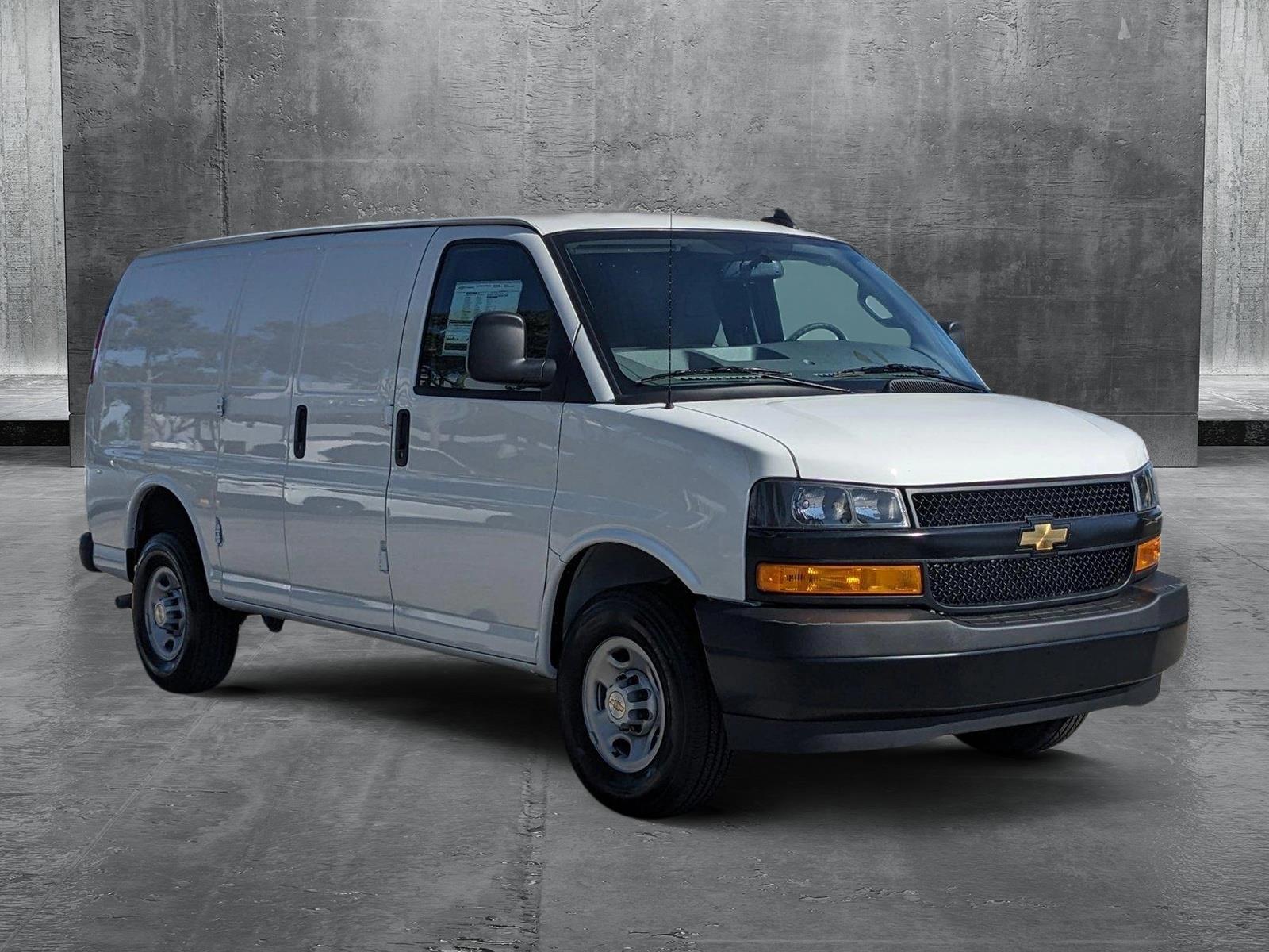 2024 Chevrolet Express Cargo 2500 Vehicle Photo in GREENACRES, FL 33463-3207