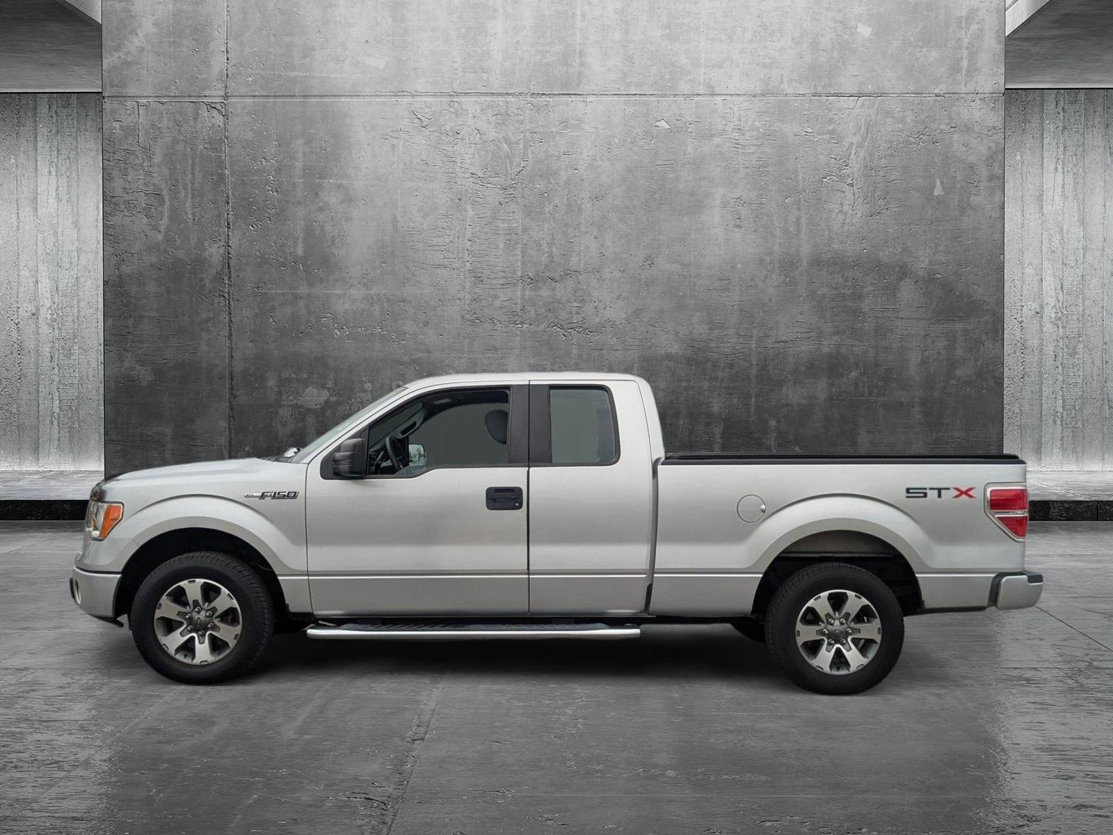 2013 Ford F-150 Vehicle Photo in St. Petersburg, FL 33713