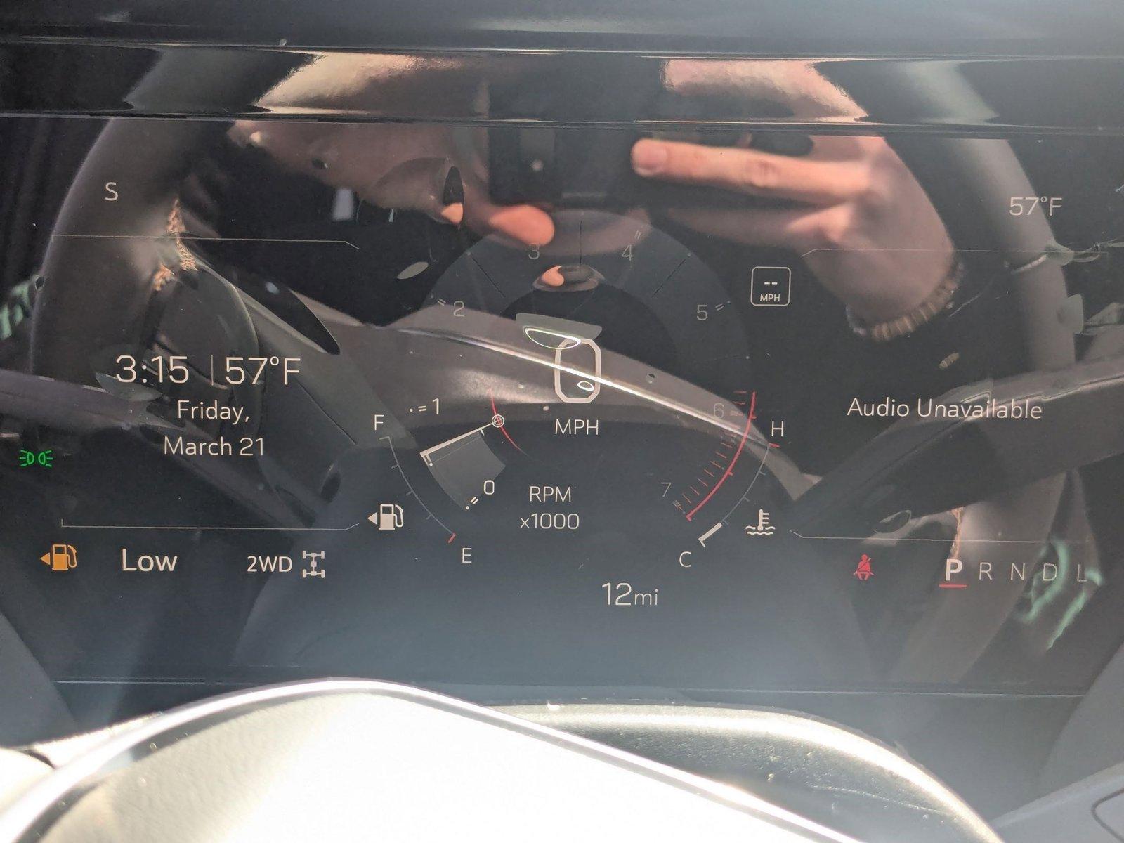 2025 GMC Yukon Vehicle Photo in LONE TREE, CO 80124-2750