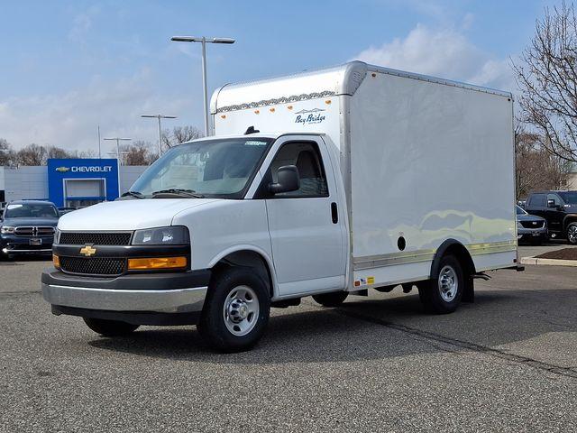 2024 Chevrolet Express Cutaway 3500 Vehicle Photo in DANBURY, CT 06810-5034