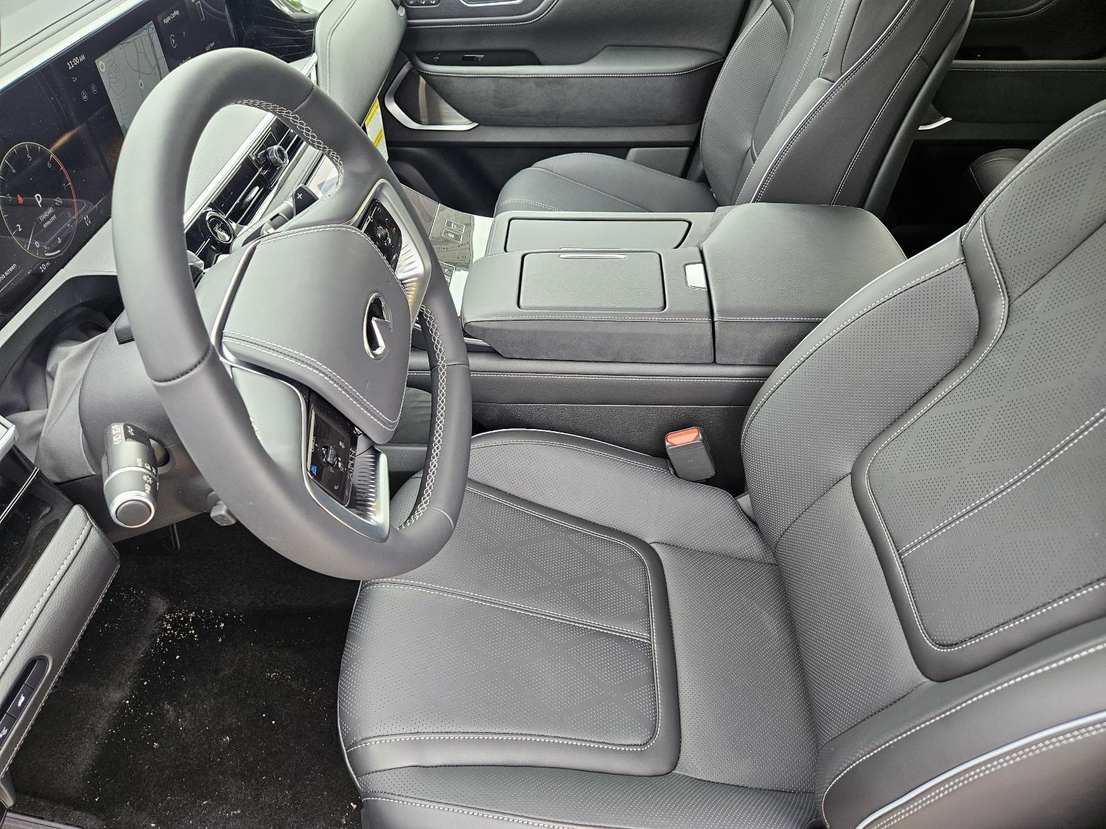 2025 INFINITI QX80 Vehicle Photo in Fort Worth, TX 76132