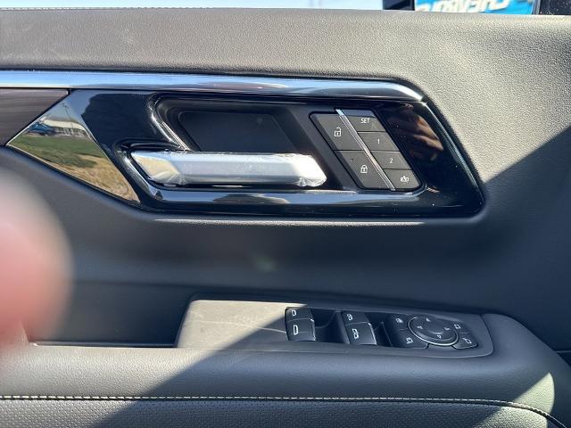 2025 Chevrolet Tahoe Vehicle Photo in MANHATTAN, KS 66502-5036