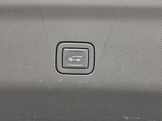 2024 GMC Yukon XL Vehicle Photo in DANBURY, CT 06810-5034