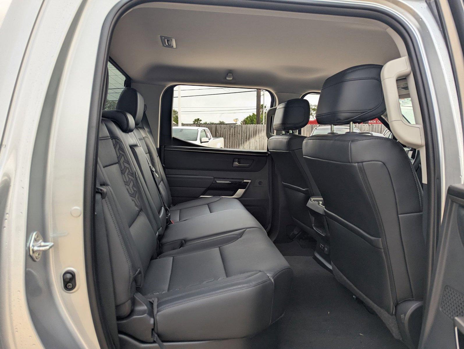 2024 Toyota Tundra 4WD Vehicle Photo in CORPUS CHRISTI, TX 78412-4902