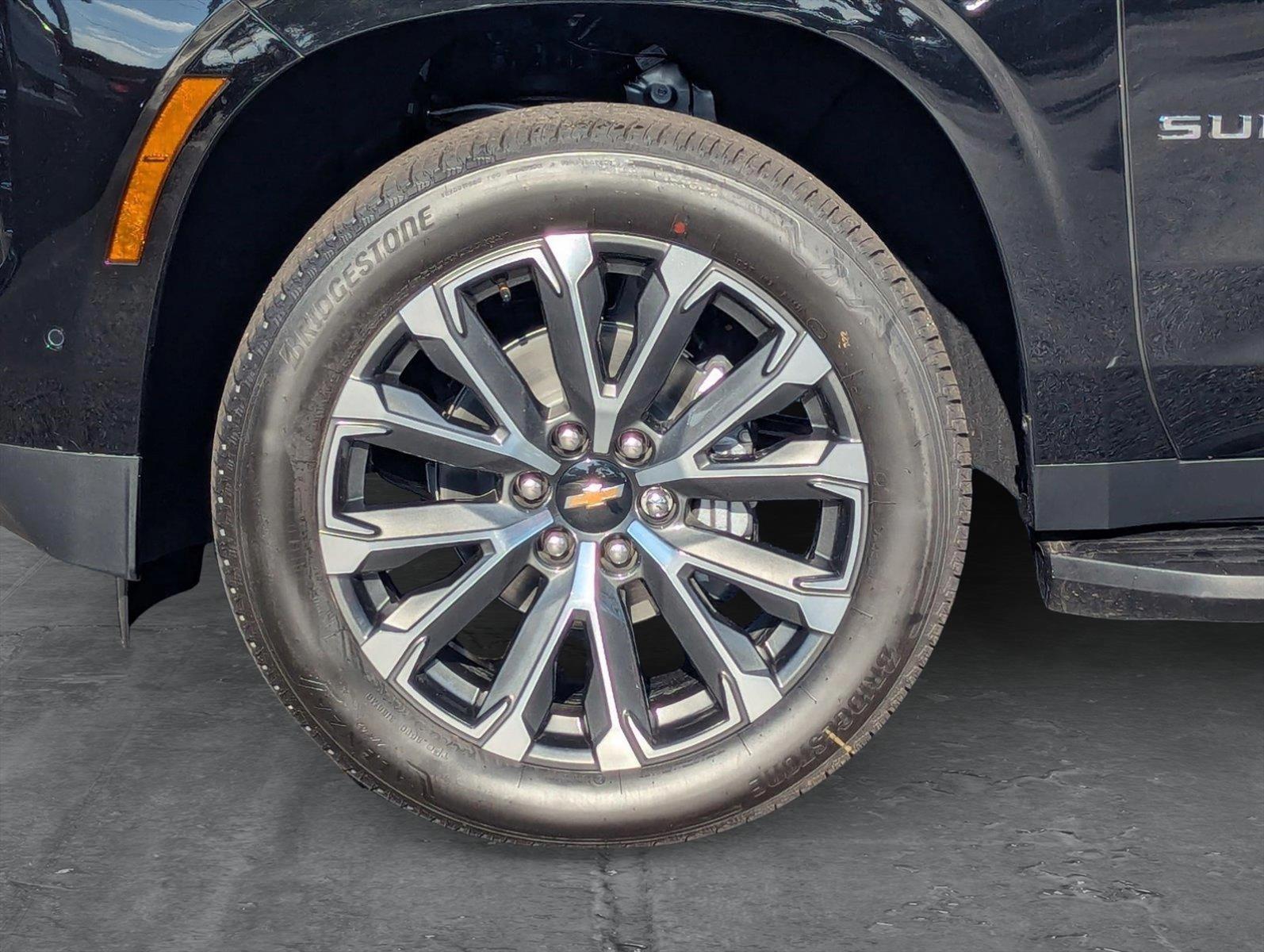 2025 Chevrolet Suburban Vehicle Photo in PEMBROKE PINES, FL 33024-6534