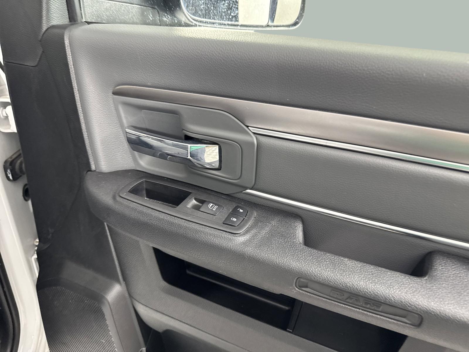 2023 Ram 1500 Classic Vehicle Photo in GEORGETOWN, TX 78626-7508