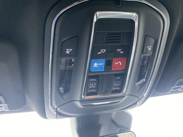 2025 Jeep Grand Cherokee Vehicle Photo in Doylsetown, PA 18901