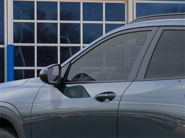 2025 Chevrolet Trax Vehicle Photo in ENGLEWOOD, CO 80113-6708