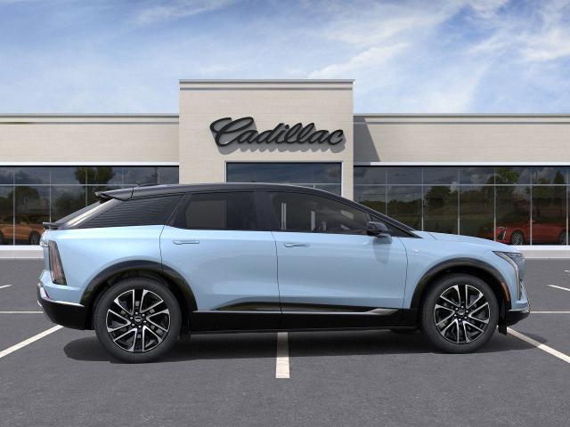 2025 Cadillac OPTIQ Vehicle Photo in GREEN BAY, WI 54303-3330