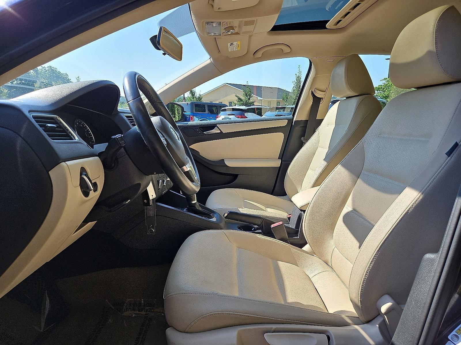 2012 Volkswagen Jetta Sedan Vehicle Photo in Jenkintown, PA 19046