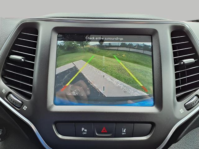 2021 Jeep Cherokee Vehicle Photo in Oshkosh, WI 54904