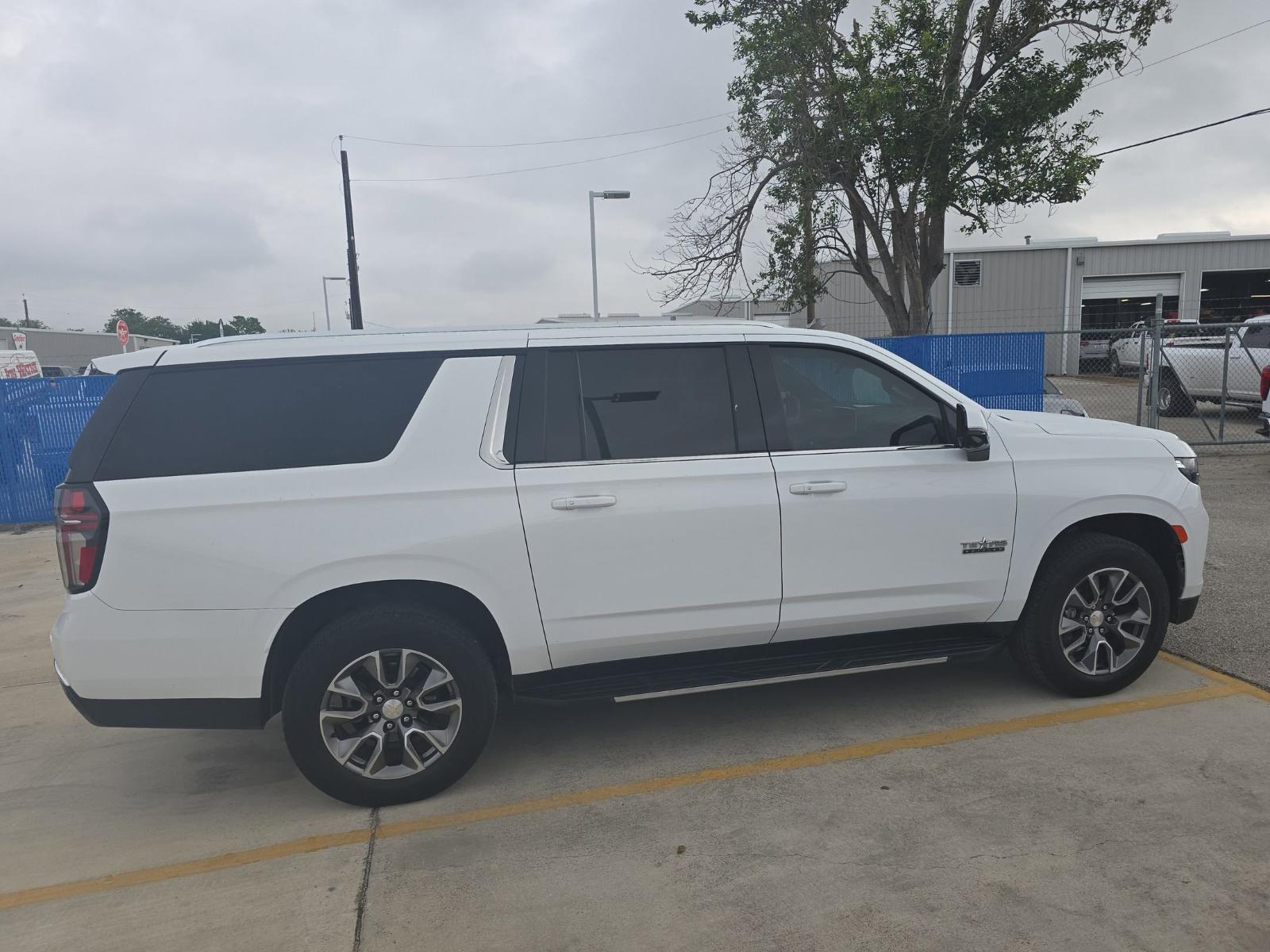 2023 Chevrolet Suburban Vehicle Photo in Seguin, TX 78155