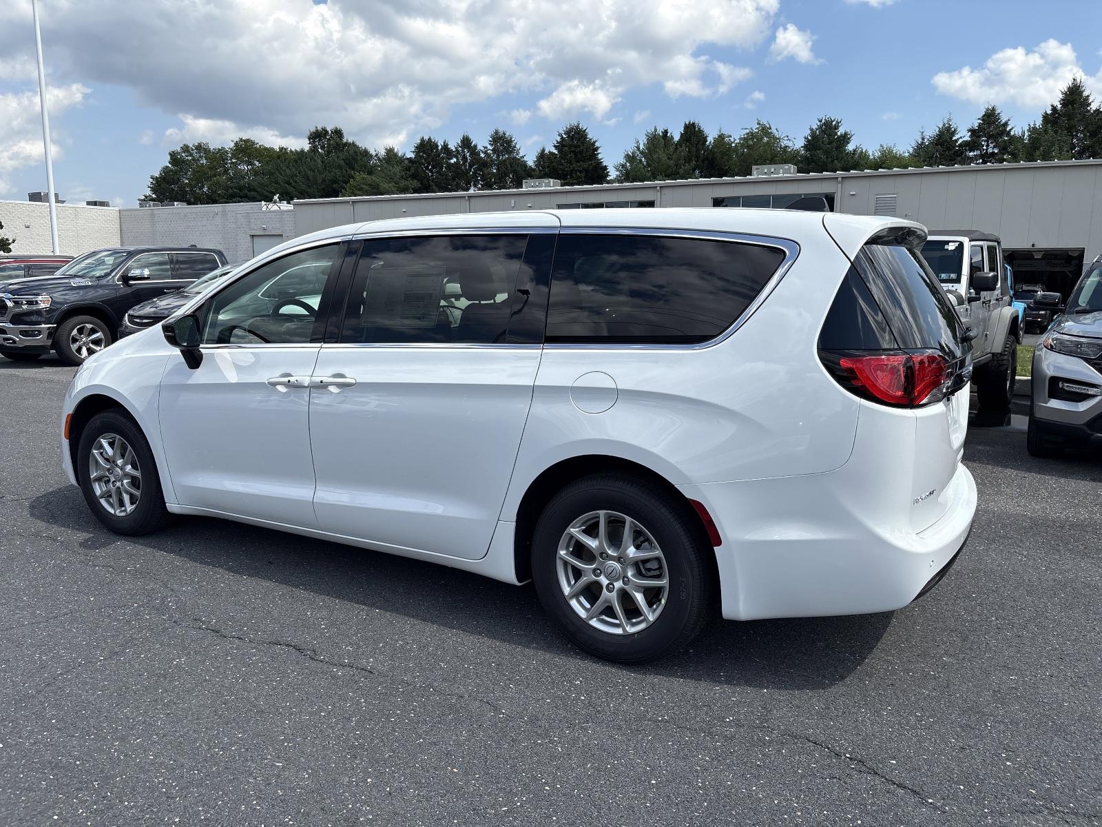 2025 Chrysler Voyager Vehicle Photo in Mechanicsburg, PA 17050-1707