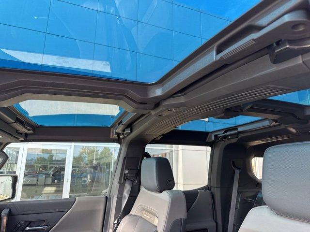 2024 GMC HUMMER EV SUV Vehicle Photo in BENTONVILLE, AR 72712-4322